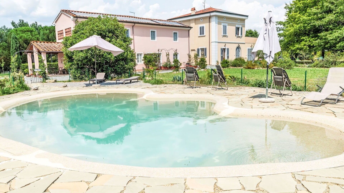 Fucecchio Apartment | Beautiful apartment for 4 people with A/C, pool, WIFI, balcony and pets allowed