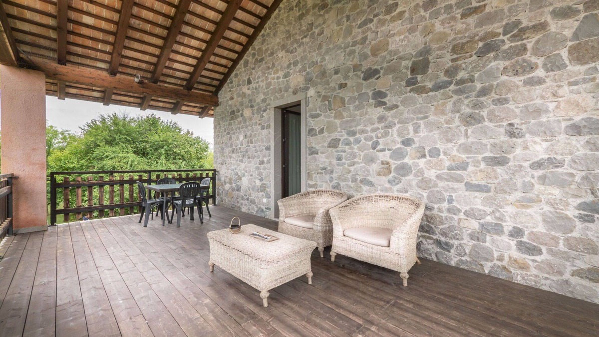 Povoletto House | Beautiful apartment in villa with A/C, WIFI, pool, TV, terrace, pets allowed and parking