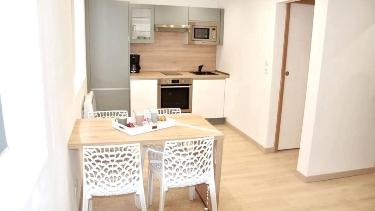 Lens Apartment | Beautiful apartment located in the Louvre-Bollaert district