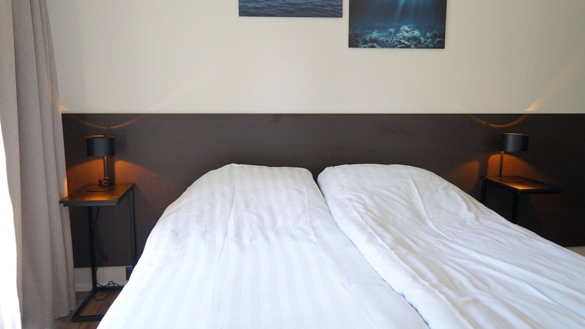 Vleteren House | Beautiful apartment in villa for 6 guests with WIFI, TV and terrace