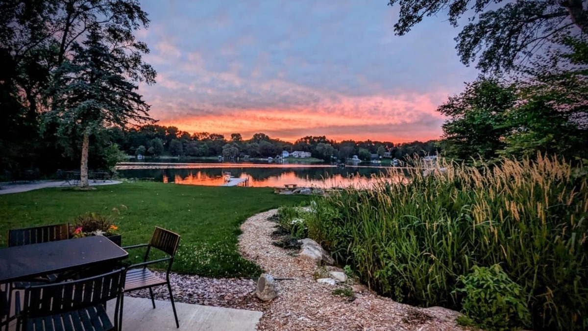 West Bend Apartment | Beautiful apartment overlooking Lake Wallace. Bring your boat!
