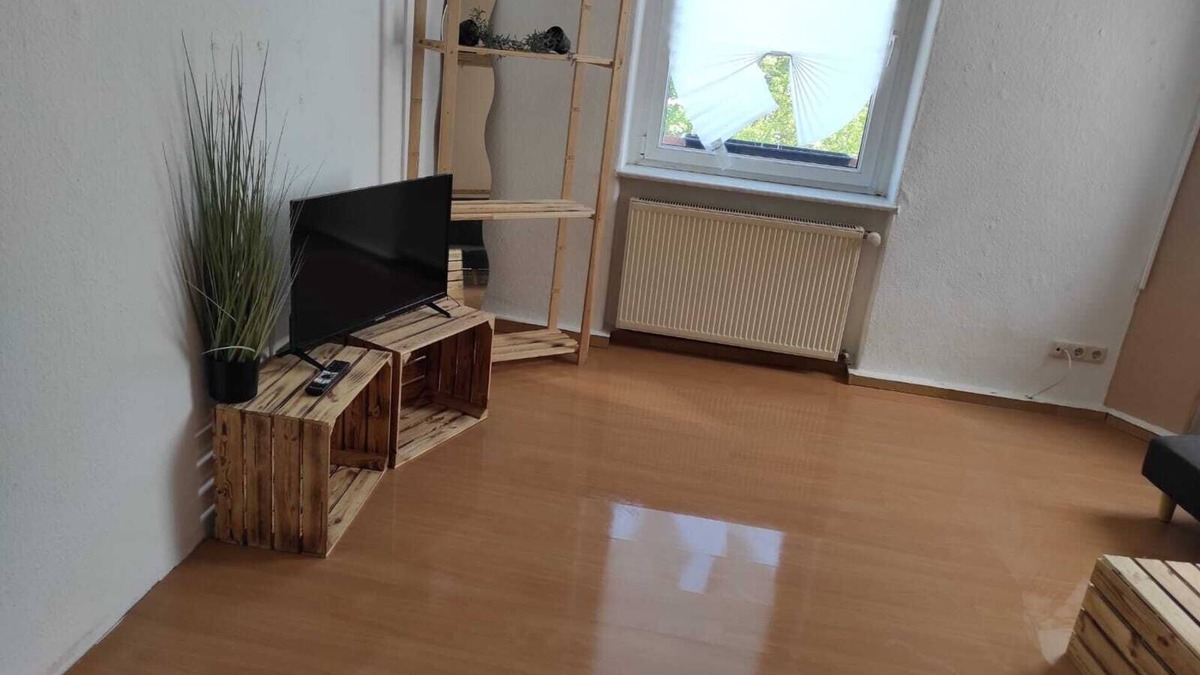 Zeitz Apartment | Beautiful apartment with a large garden