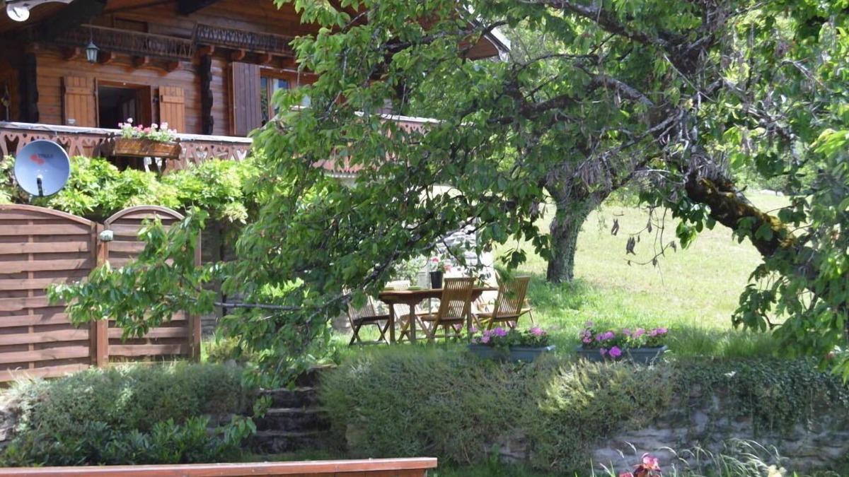 Villard-sur-Doron Ski Chalet | Beautiful authentic Savoyard chalet
