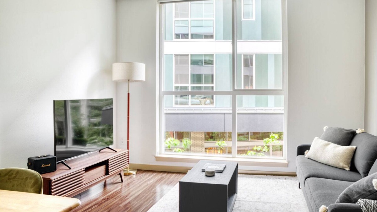 Old Ballard Apartment | Beautiful Ballard 1BR w/W/D, BBQ & Gym, near Waterfront, by Blueground