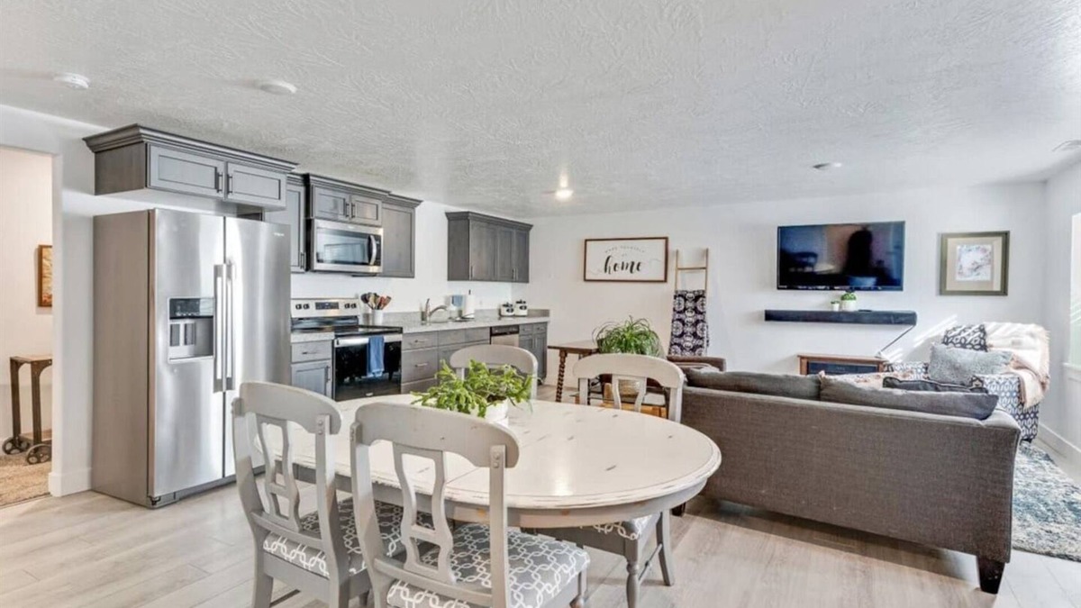 Vineyard House | Beautiful Basement Space w/Waffles & Pets Welcome!