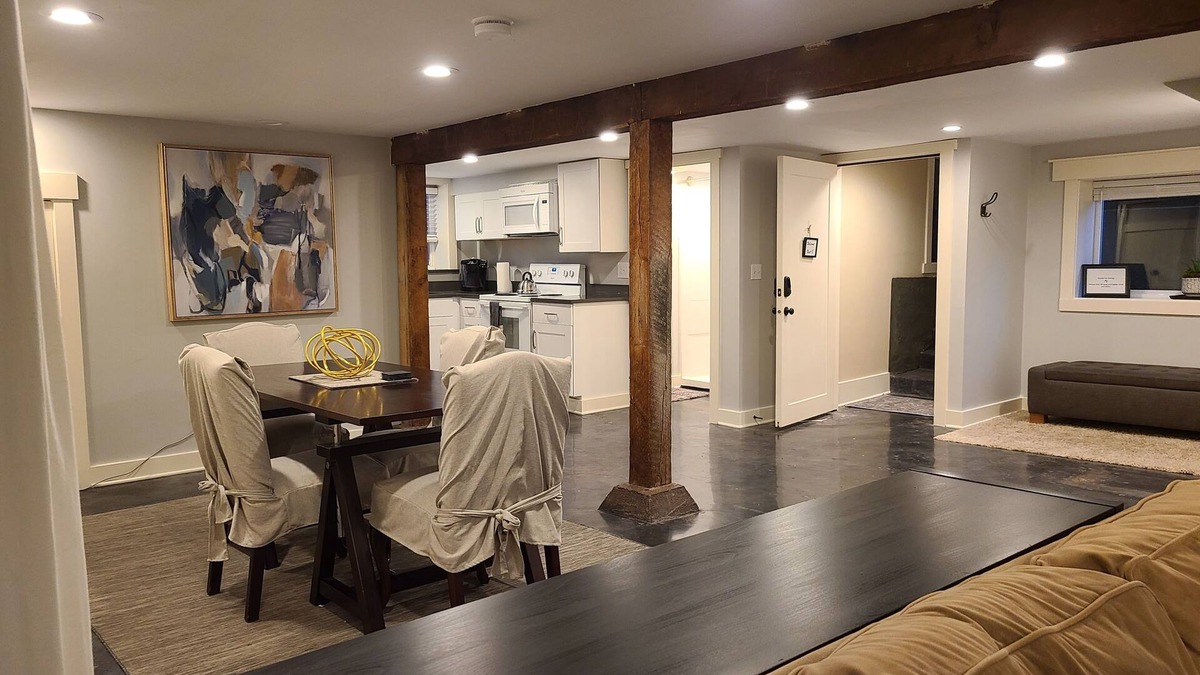 Mississippi District Apartment | Beautiful basement Studio, Mississippi neighborhood