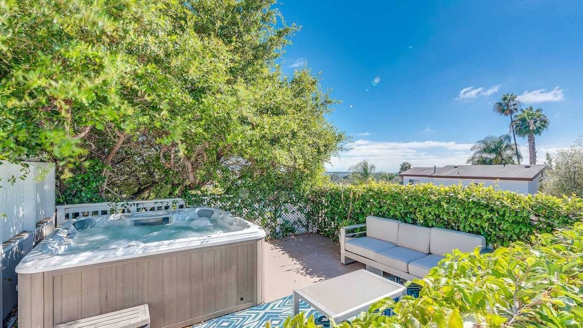Bay Park Cottage | Beautiful Bay Park Cottage near everything