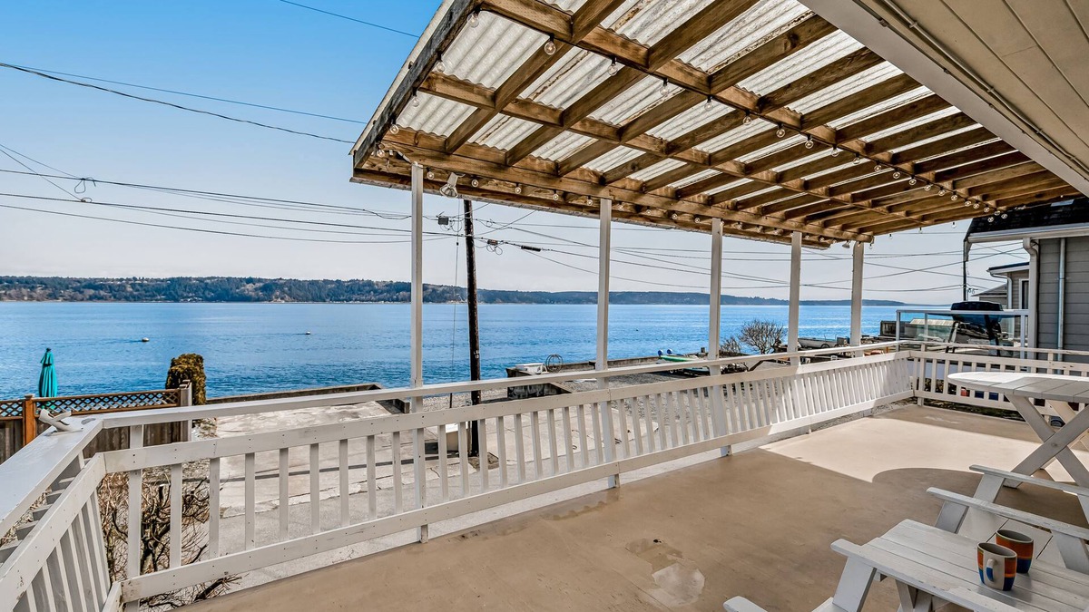 Camano Island House | Beautiful Bayfront House w/WiFi, Beach Access, Bay/Mountain Views, & Fireplace