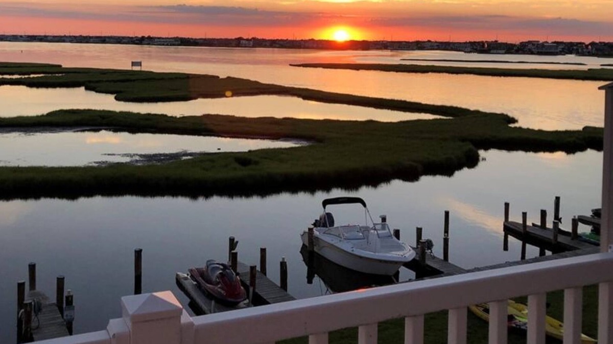 Fenwick Island House | Beautiful Bayside Townhome in Fenwick Landing- long weekends avail- LINENS INCL