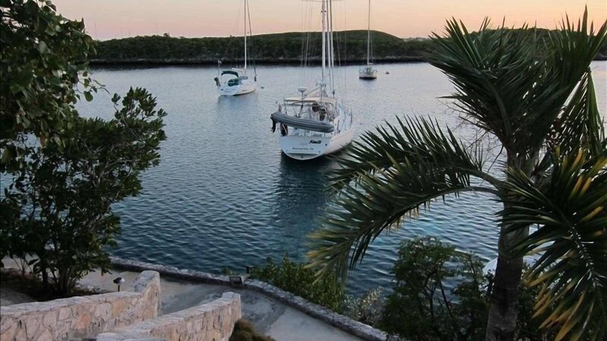 Stocking Island Cottage | Beautiful Beach Eco-Cottage on Stocking Island