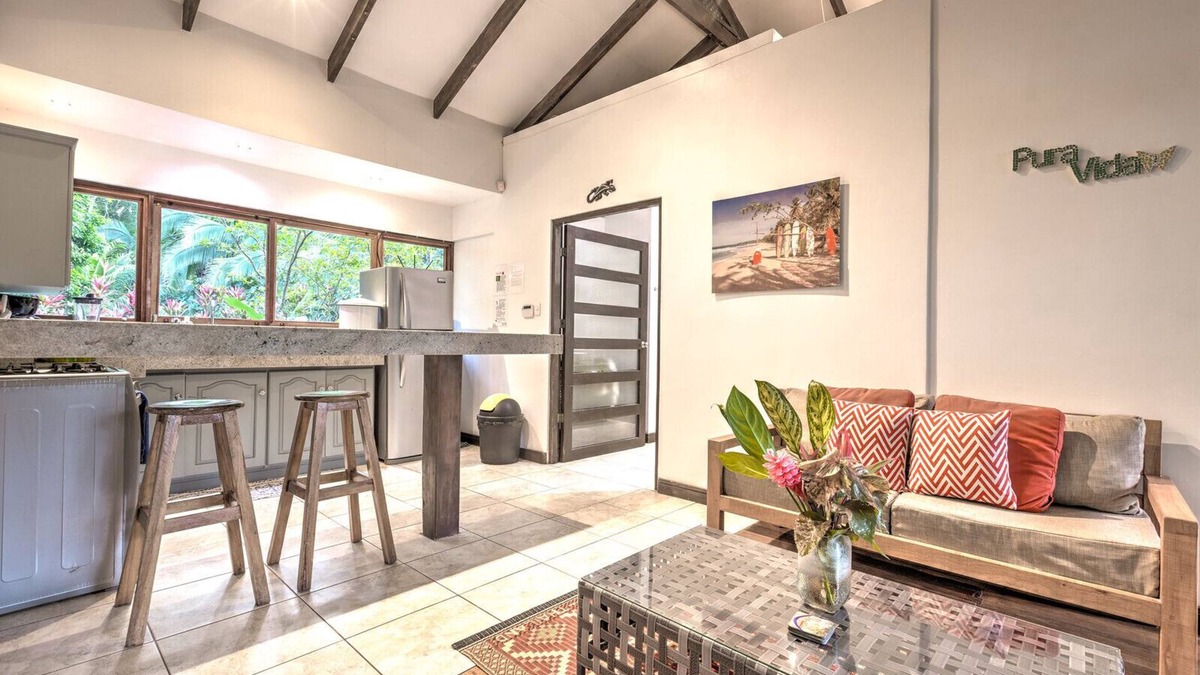 Cocles Cabin | Beautiful beach front bungalow with stunning beach and sea views