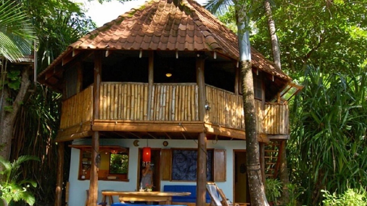 Montezuma House | Beautiful Beach-Front Home . Ocean View. Private & Quiet.nNOW with STARLINK!