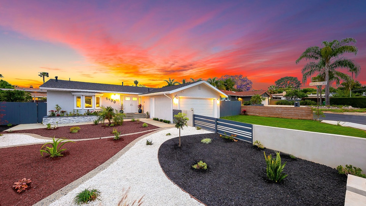 Olde Carlsbad House | Beautiful Beach Getaway, Water Views, Walk to Ocean + Dining