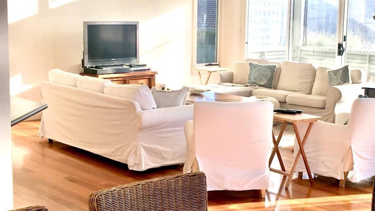 Cowes House | Beautiful beach home just minutes walk to Cowes Beach, restaurants and shops.