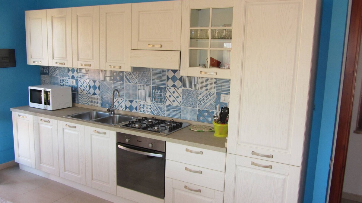 Solanas House | Beautiful beach house sleeps 8
