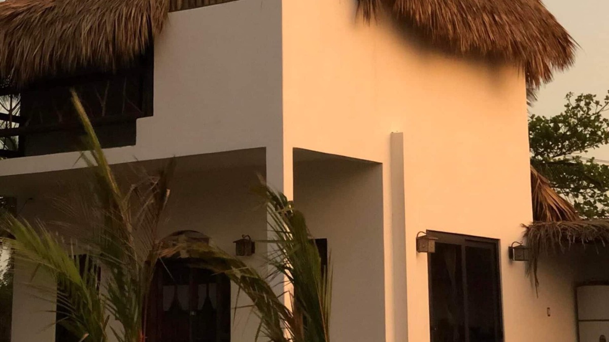 El Paredon Cabin | Beautiful beach lodge, family-sized with all comfortable amenities