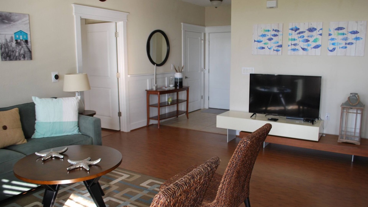 Red Fish Cove Condo | Beautiful beach view condo. Walk to the beach or the Pointe West Beach Club.