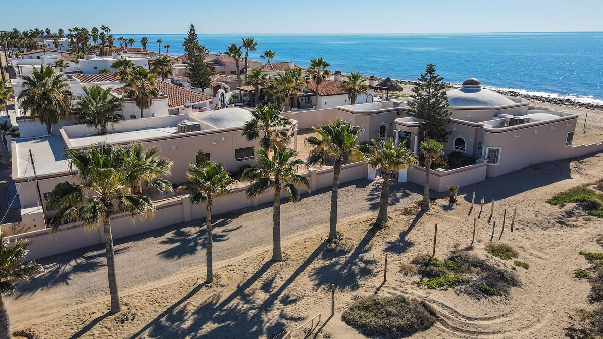 Las Conchas House | BEAUTIFUL BEACHFRONT LAS CONCHAS HOME WITH PRIVATE CASITA