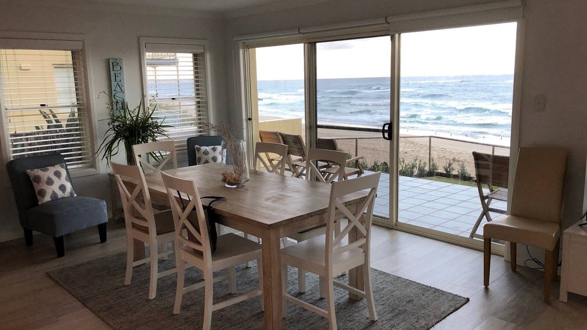 The Entrance Apartment | Beautiful Beachfront Apartment