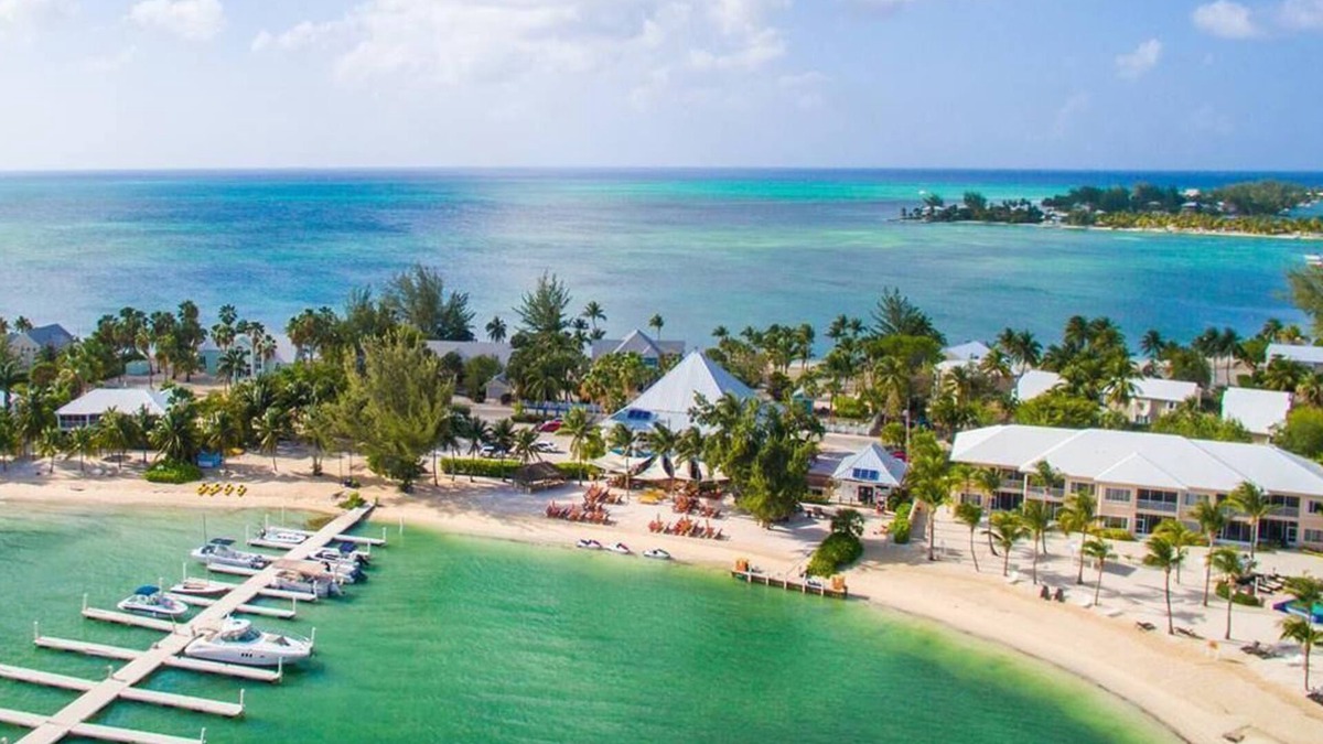 Rum Point Condo | Beautiful Beachfront Condo in Cayman Kai/Rum Point