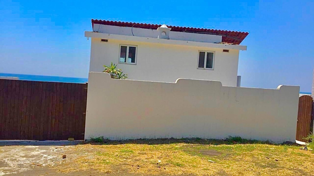 Iztapa House | Beautiful beachfront house with private pool