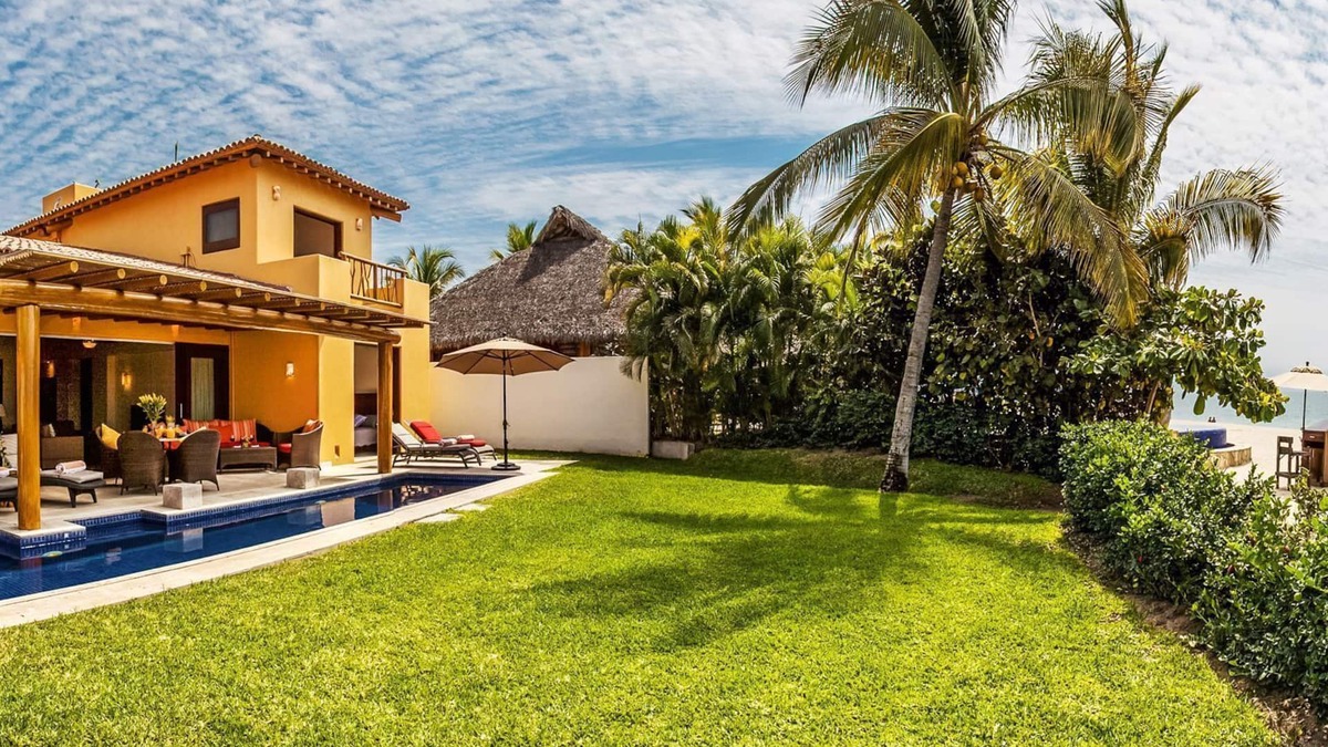 Bucerias House | Beautiful Beachfront home with pool