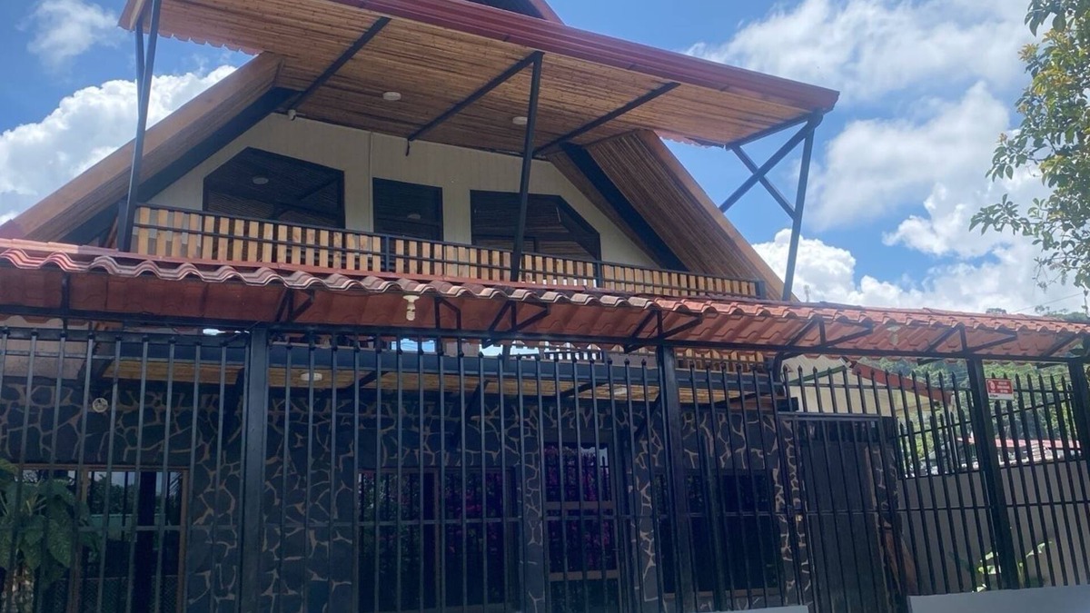 Rivas House | Beautiful BIG Chalet, in the country side of Riveras de Perez Zeledon,Costa Rica