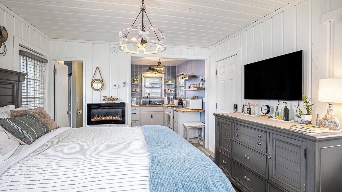 Linden Cottage | Beautiful boathouse with an all season hot tub, paddle boat and kayaks!