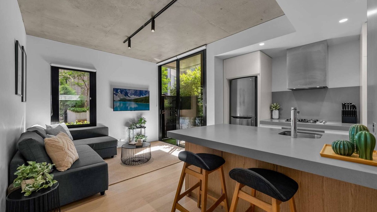 North Melbourne Apartment | Beautiful Boutique Home with Parking Near QV Market
