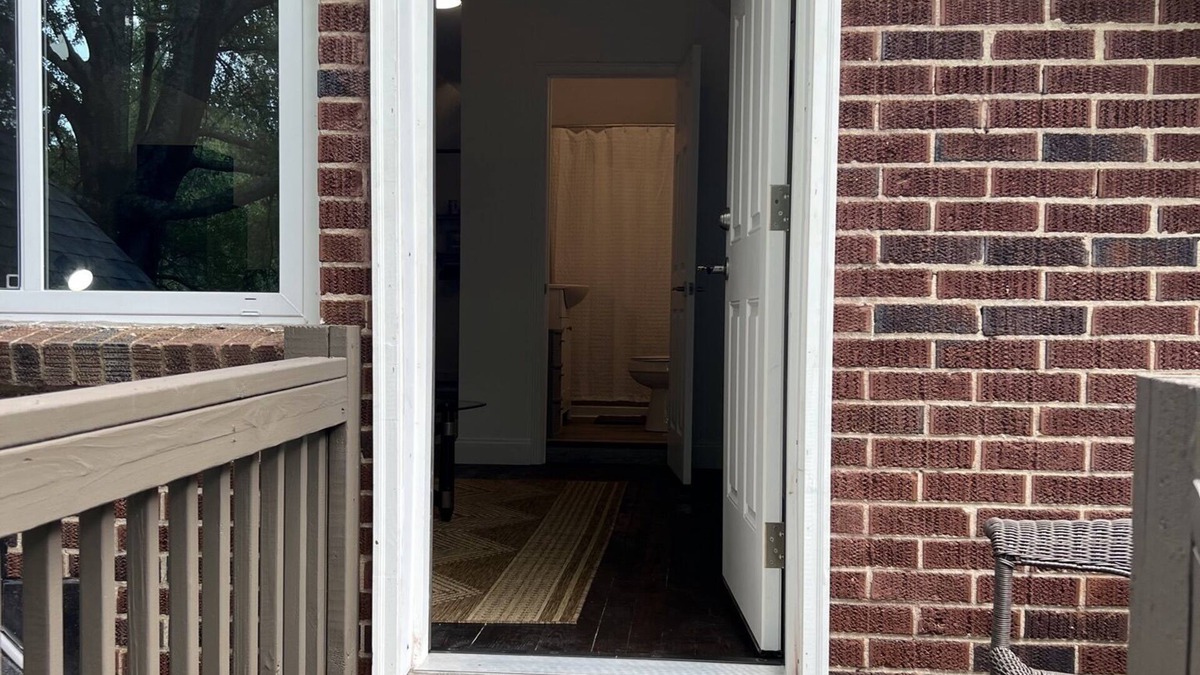 Conover Apartment | Beautiful brand new loft studio apartment
