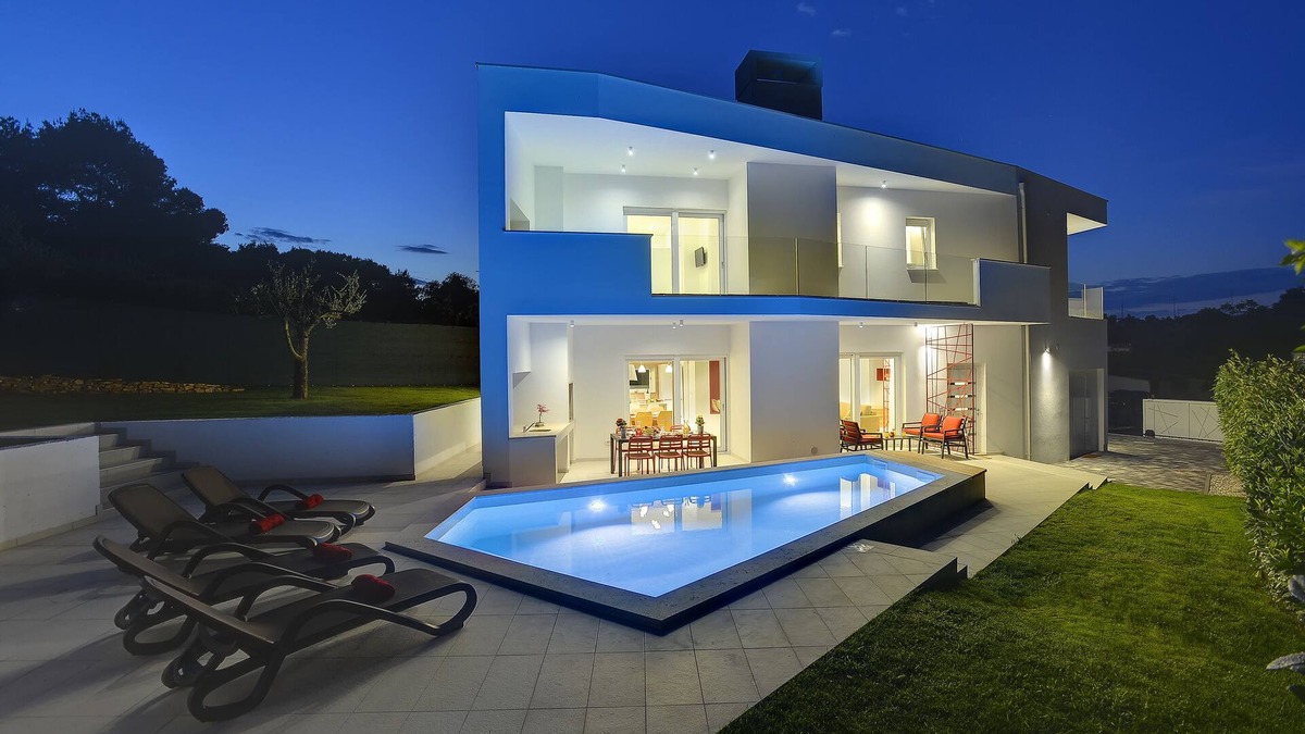 Pula House | Beautiful brand new villa * with heated swimming pool, summer kitchen, WiFi, grill