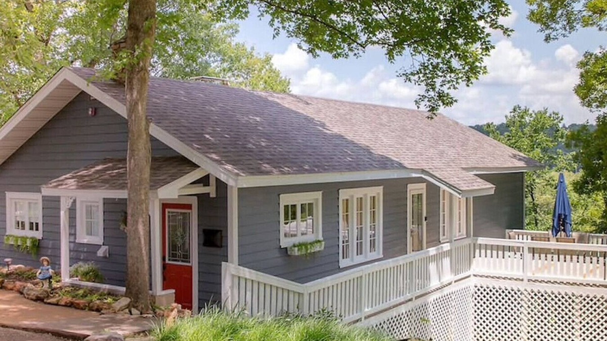 Downtown Branson House | Beautiful Branson Home! Perfect Downtown Location!