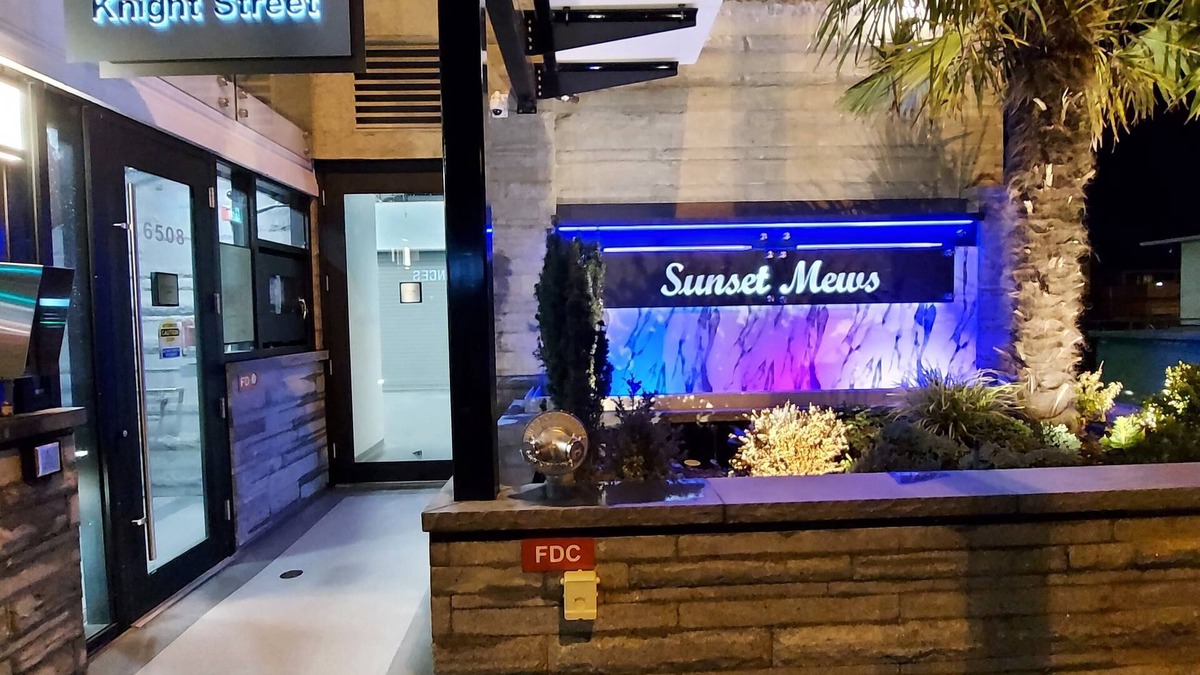 Sunset House | Beautiful Bright 3 Bedroom Townhouse