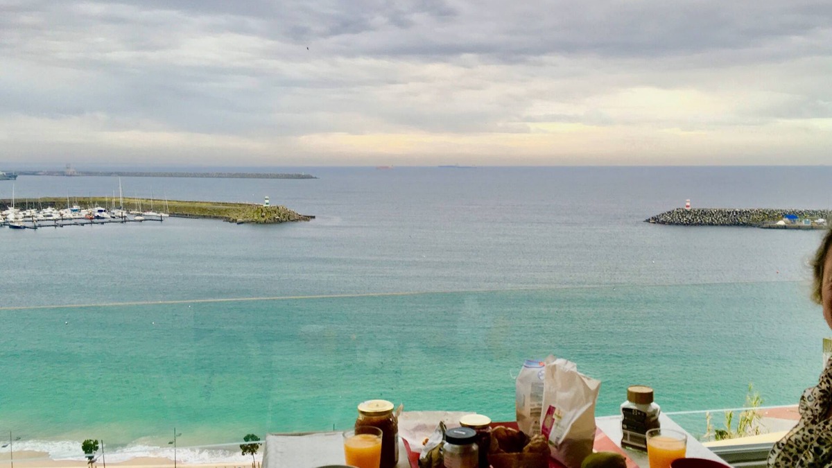 Sines Apartment | Beautiful bright duplex facing the sea and beach at your feet, fishing port