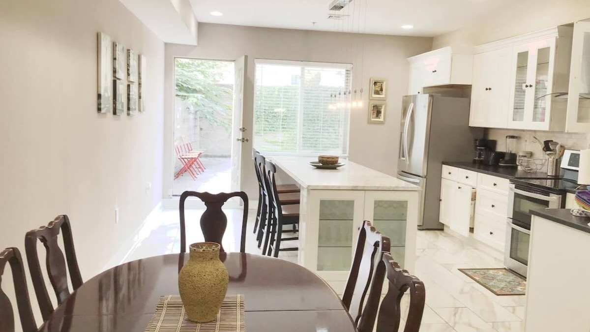 Passyunk Square House | Beautiful/Bright/Spacious 4BD/4BA South Philly home.