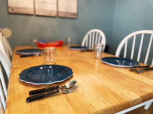 Southwood Valley Apartment | Beautiful & Brilliant Bnb Apartment! B Kitchen