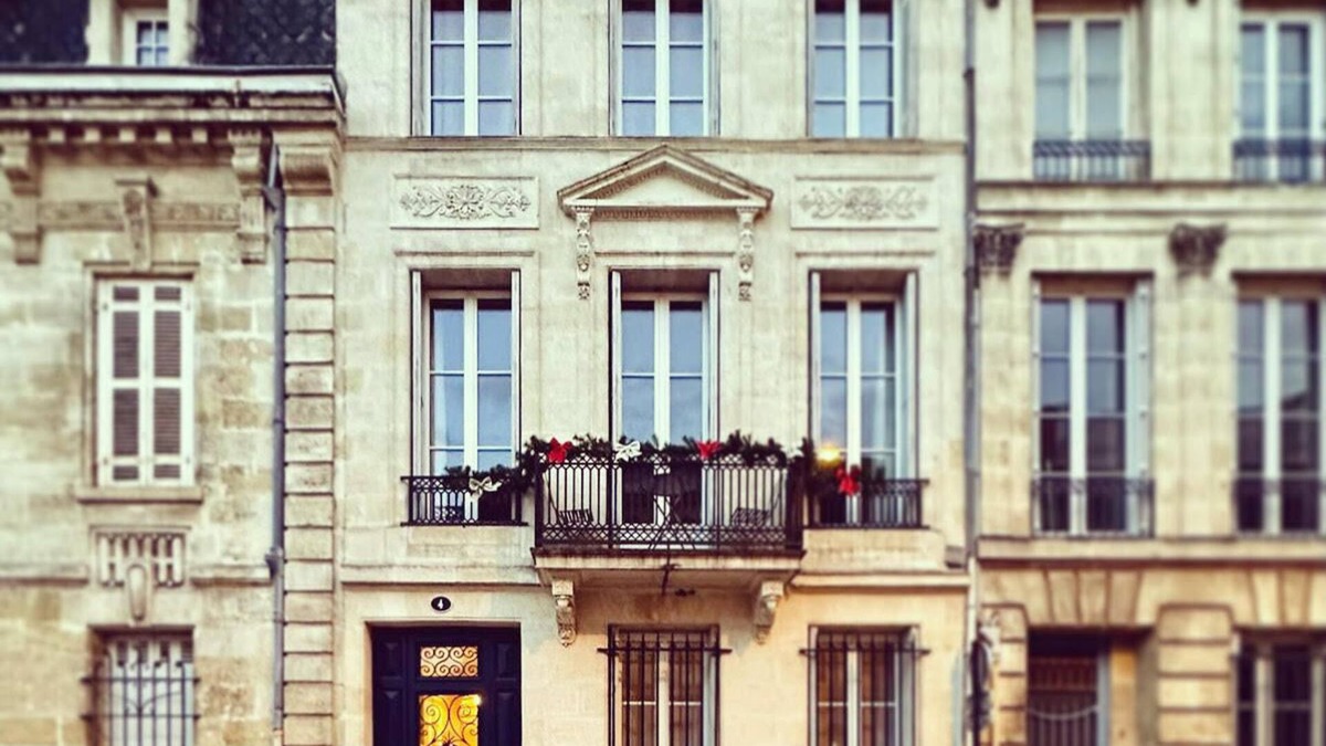 Saint Seurin - Fondaudege House | Beautiful building 250m2 + courtyard in the heart of Bordeaux