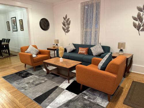 Madison House | Beautiful Bungalow on Main