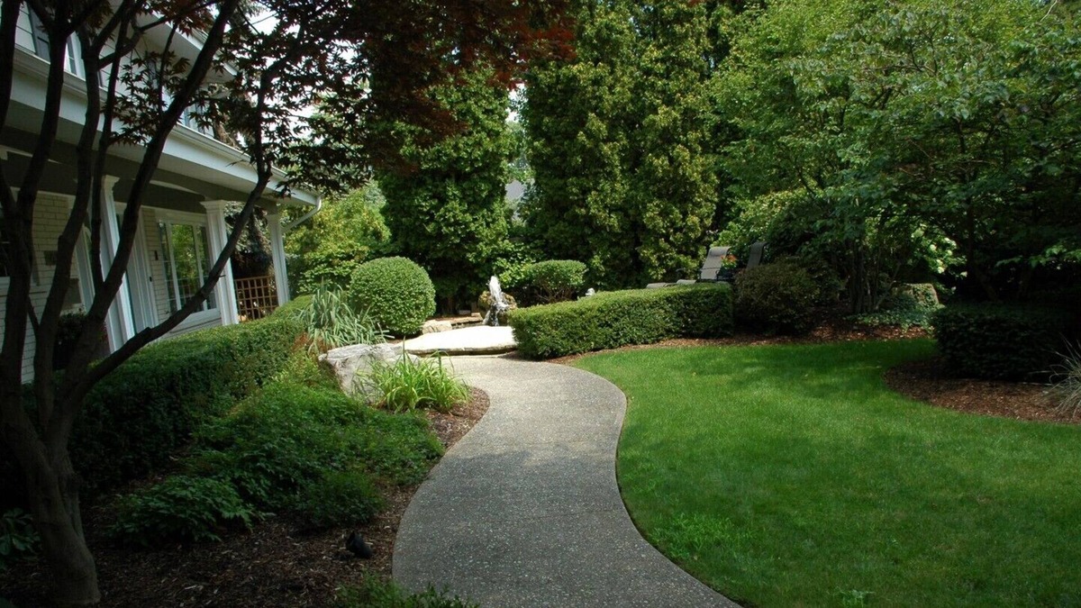 Burlington House | Beautiful Burlington Private Oasis