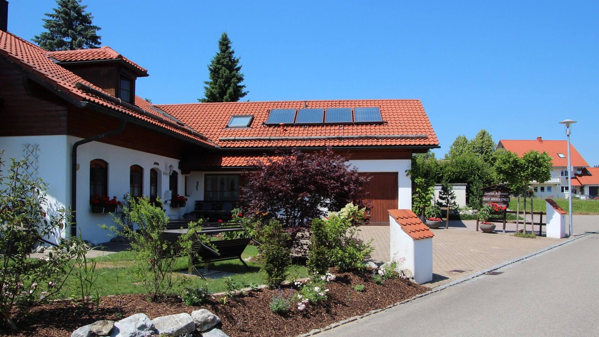Argenbuhl Apartment | Beautiful country-style vacation apartment