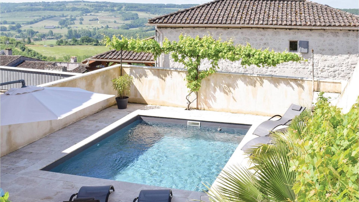 Montpezat House | Beautiful cottage with private pool, 22 km from Villeneuve sur Lot.