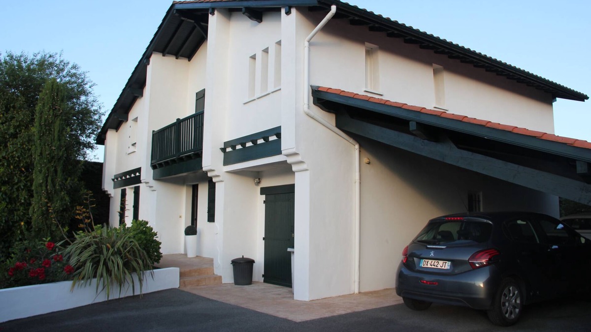 Ustaritz House | BEAUTIFUL CONTEMPORARY HOUSE STYLE BASQUE WITH POOL