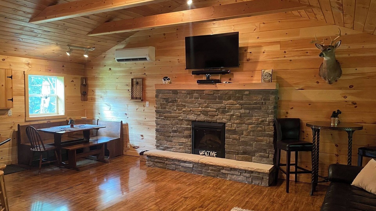 Centre Hall Cabin | Beautiful cabin 11 miles from Beaver Stadium. Enjoy an unplugged PSU weekend.
