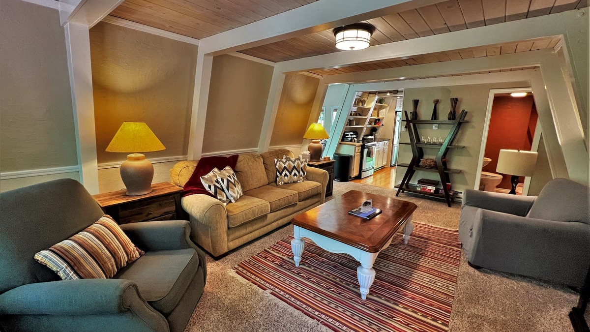 Dalton Ranch Cabin | Beautiful Cabin in the Woods, 3 Miles to Ski, Private Hot Tub, Pet Friendly