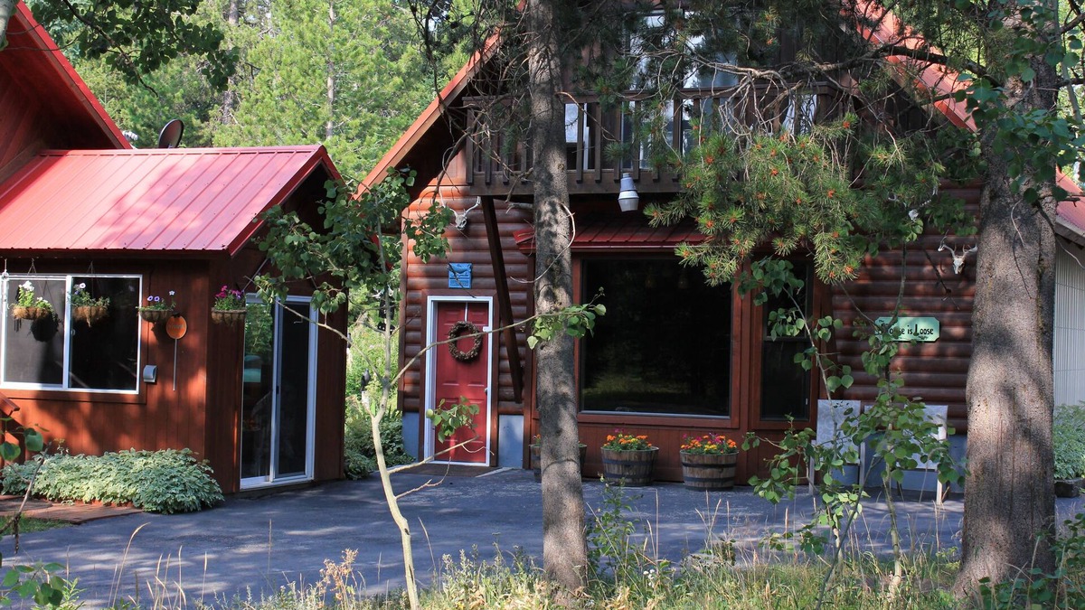 Island Park Cabin | Beautiful cabin nestled in the whispering Aspens of Island Park, Idaho. 5 STAR!