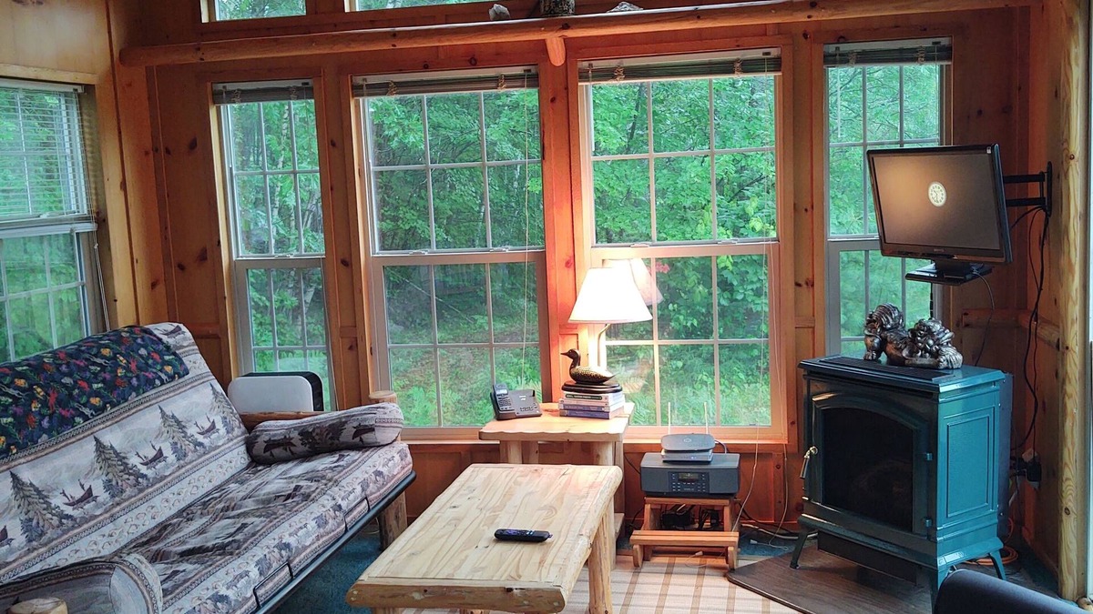 Lovell House | Beautiful Cabin Next To Hiking and Snowmobile Trails And Forest Reserve