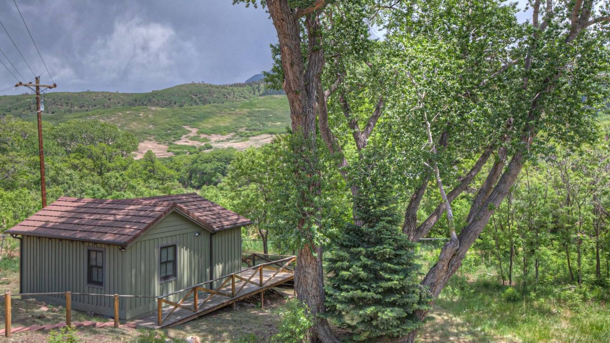 La Veta House | Beautiful Cabin on Curchara River