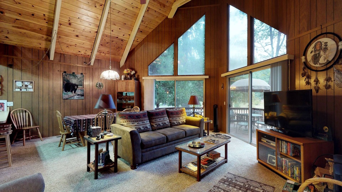 Glencoe Cabin | Beautiful cabin w/big deck and wraparound deck, near hiking & skiing - dogs ok