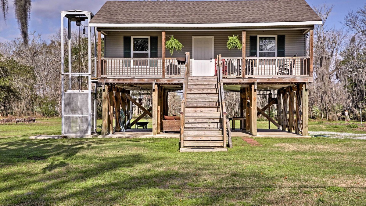 Theriot House | Beautiful Cajun cottage on 70 acres near top saltwater fishing and Cajun cuisine