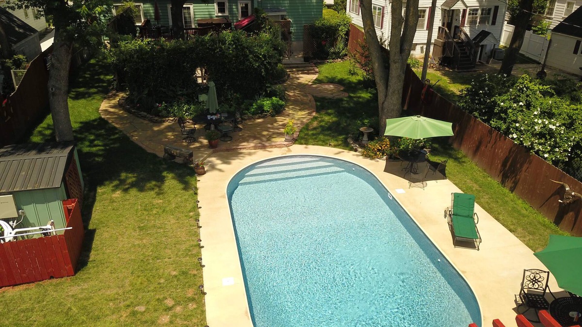 Rountree House | Beautiful Cape Cod in the Heart of Springfield, MO.